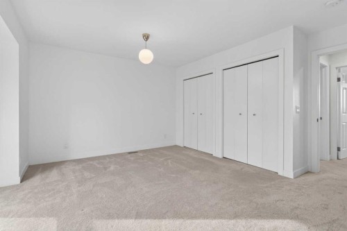 416 Thornhill Place Nw, Calgary, AB - Indoor Photo Showing Other Room