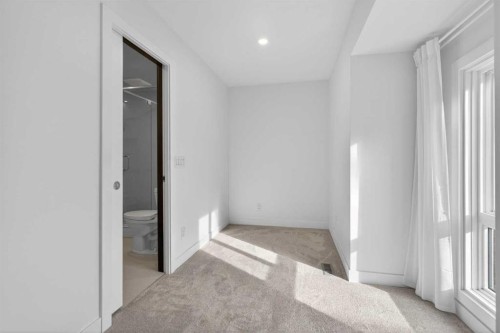 416 Thornhill Place Nw, Calgary, AB - Indoor Photo Showing Other Room