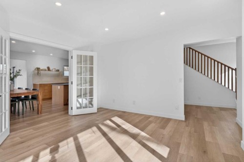 416 Thornhill Place Nw, Calgary, AB - Indoor