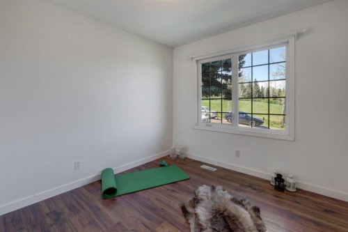 460 Parkridge Crescent Se, Calgary, AB - Indoor Photo Showing Other Room