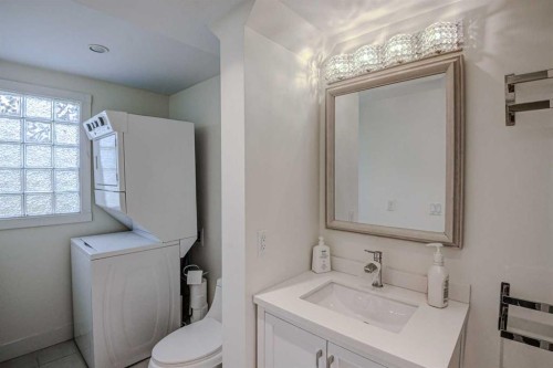 8116 33 Avenue Nw, Calgary, AB - Indoor Photo Showing Laundry Room