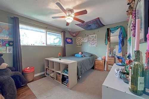 5940 Dalkeith Hill Nw, Calgary, AB - Indoor Photo Showing Bedroom