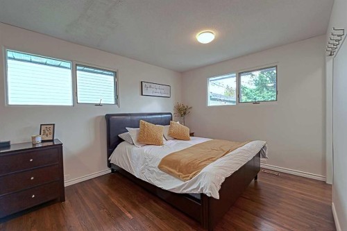 5940 Dalkeith Hill Nw, Calgary, AB - Indoor Photo Showing Bedroom