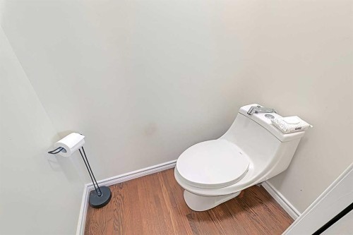 5940 Dalkeith Hill Nw, Calgary, AB - Indoor Photo Showing Bathroom