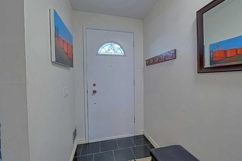 5940 Dalkeith Hill Nw, Calgary, AB - Indoor Photo Showing Other Room
