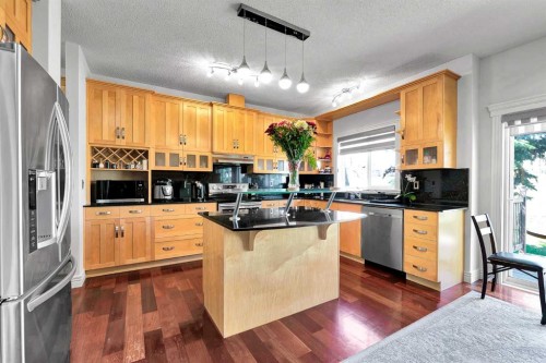 69-39 Strathlea Common Sw, Calgary, AB - Indoor Photo Showing Kitchen With Stainless Steel Kitchen