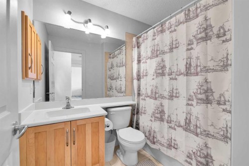 69-39 Strathlea Common Sw, Calgary, AB - Indoor Photo Showing Bathroom
