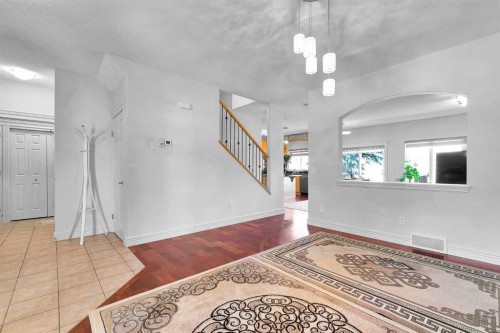 69-39 Strathlea Common Sw, Calgary, AB - Indoor Photo Showing Other Room