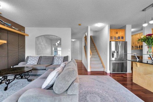69-39 Strathlea Common Sw, Calgary, AB - Indoor Photo Showing Living Room