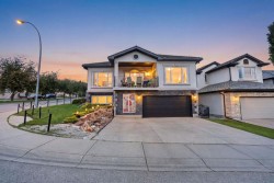 154 Sienna Ridge Landing SW Calgary, AB T3H 3T1