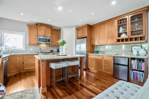 611 Montgomery Close Se, High River, AB - Indoor Photo Showing Kitchen