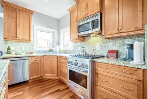 611 Montgomery Close Se, High River, AB - Indoor Photo Showing Kitchen With Stainless Steel Kitchen With Upgraded Kitchen