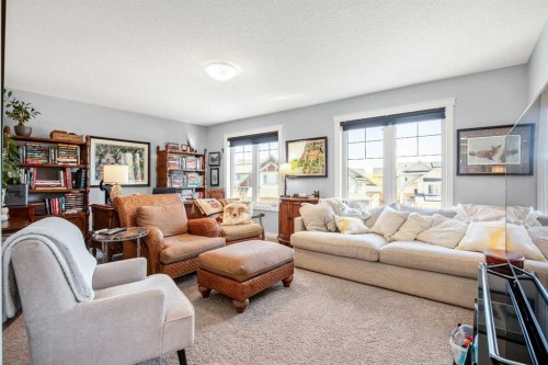 611 Montgomery Close Se, High River, AB - Indoor Photo Showing Living Room