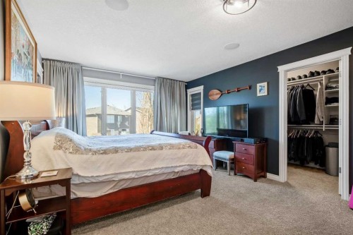 611 Montgomery Close Se, High River, AB - Indoor Photo Showing Bedroom