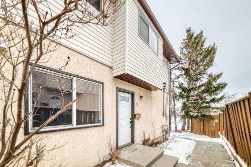 13-4531 7 Avenue SE Calgary, AB T2A 5E4