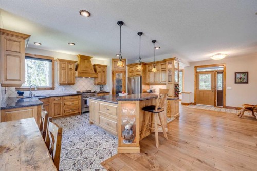 4 Highlands Place, Bragg Creek, AB - Indoor