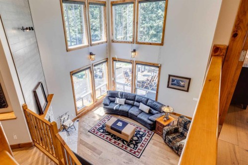 4 Highlands Place, Bragg Creek, AB - Indoor Photo Showing Other Room