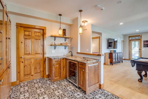 4 Highlands Place, Bragg Creek, AB - Indoor