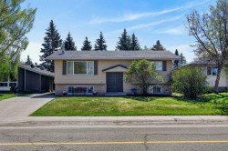 3139 Oakwood Drive SW Calgary, AB T2V 0K2