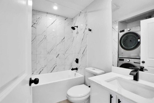 51 Martinridge Grove Ne, Calgary, AB - Indoor Photo Showing Bathroom