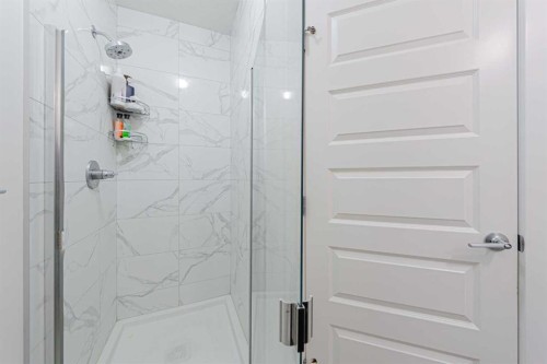 70 Saddlestone Green Ne, Calgary, AB - Indoor Photo Showing Bathroom