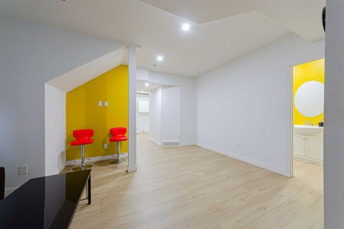 70 Saddlestone Green Ne, Calgary, AB - Indoor Photo Showing Other Room