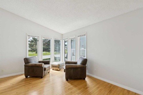 44 Scenic Cove Circle Nw, Calgary, AB - Indoor Photo Showing Living Room