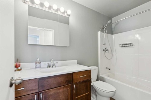 44 Scenic Cove Circle Nw, Calgary, AB - Indoor Photo Showing Bathroom
