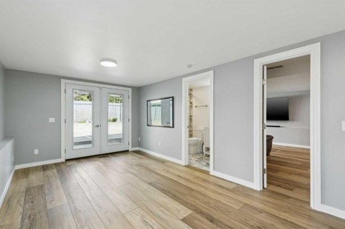 44 Scenic Cove Circle Nw, Calgary, AB - Indoor Photo Showing Other Room