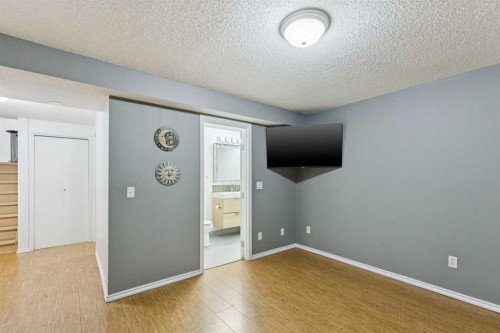 44 Scenic Cove Circle Nw, Calgary, AB - Indoor Photo Showing Other Room
