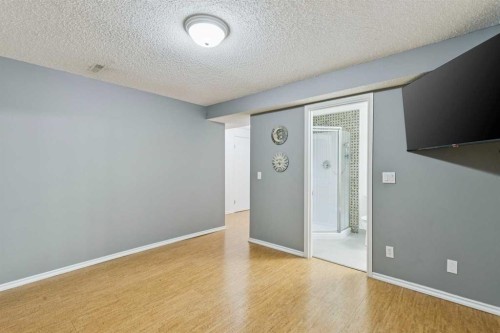 44 Scenic Cove Circle Nw, Calgary, AB - Indoor Photo Showing Other Room