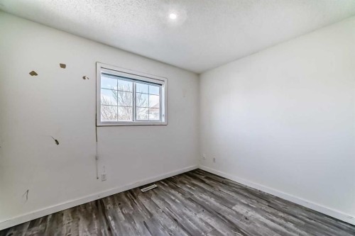 125 Coral Springs Bay Ne, Calgary, AB - Indoor Photo Showing Other Room