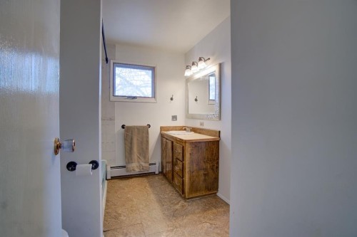 664 49 Avenue West, Claresholm, AB - Indoor Photo Showing Other Room