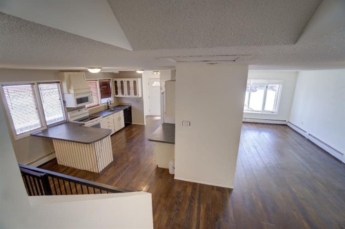 664 49 Avenue West, Claresholm, AB - Indoor Photo Showing Other Room