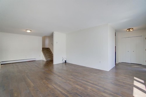 664 49 Avenue West, Claresholm, AB - Indoor Photo Showing Other Room