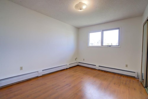 664 49 Avenue West, Claresholm, AB - Indoor Photo Showing Other Room