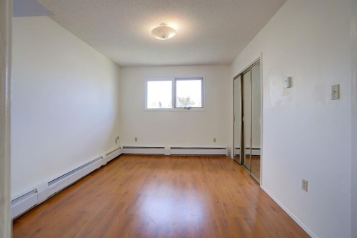 664 49 Avenue West, Claresholm, AB - Indoor Photo Showing Other Room