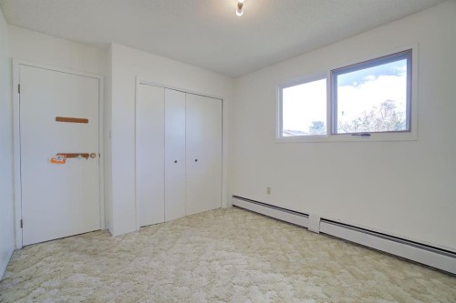 664 49 Avenue West, Claresholm, AB - Indoor Photo Showing Other Room