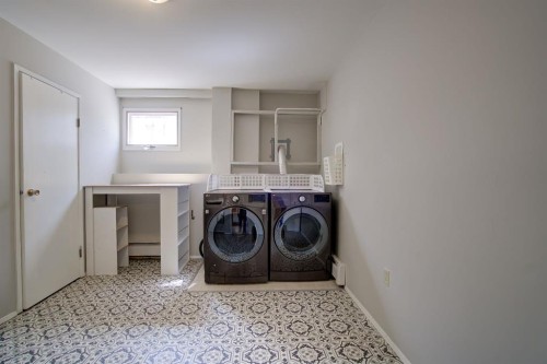 664 49 Avenue West, Claresholm, AB - Indoor Photo Showing Laundry Room