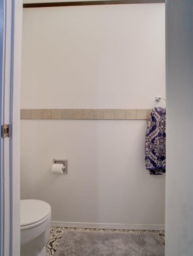 664 49 Avenue West, Claresholm, AB - Indoor Photo Showing Bathroom