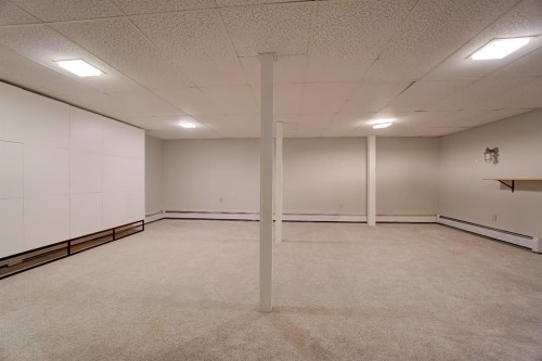 664 49 Avenue West, Claresholm, AB - Indoor