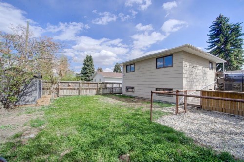 664 49 Avenue West, Claresholm, AB - Outdoor