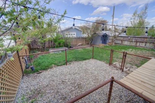 664 49 Avenue West, Claresholm, AB - Outdoor