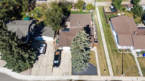 664 49 Avenue West, Claresholm, AB - Outdoor