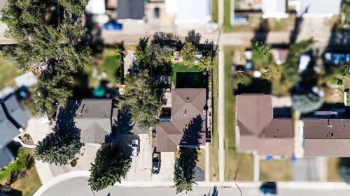664 49 Avenue West, Claresholm, AB - Outdoor