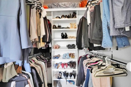 5702 Brenner Crescent Nw, Calgary, AB - Indoor With Storage