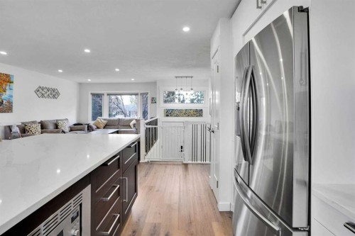 5702 Brenner Crescent Nw, Calgary, AB - Indoor Photo Showing Kitchen With Upgraded Kitchen