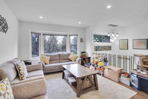 5702 Brenner Crescent Nw, Calgary, AB - Indoor Photo Showing Living Room