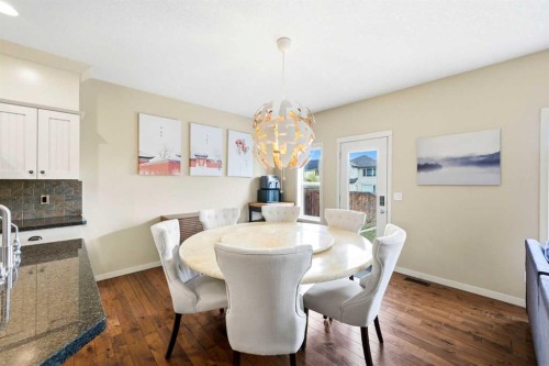 7942 Cougar Ridge Avenue Sw, Calgary, AB - Indoor Photo Showing Dining Room