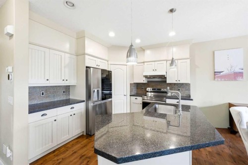 7942 Cougar Ridge Avenue Sw, Calgary, AB - Indoor Photo Showing Kitchen With Upgraded Kitchen